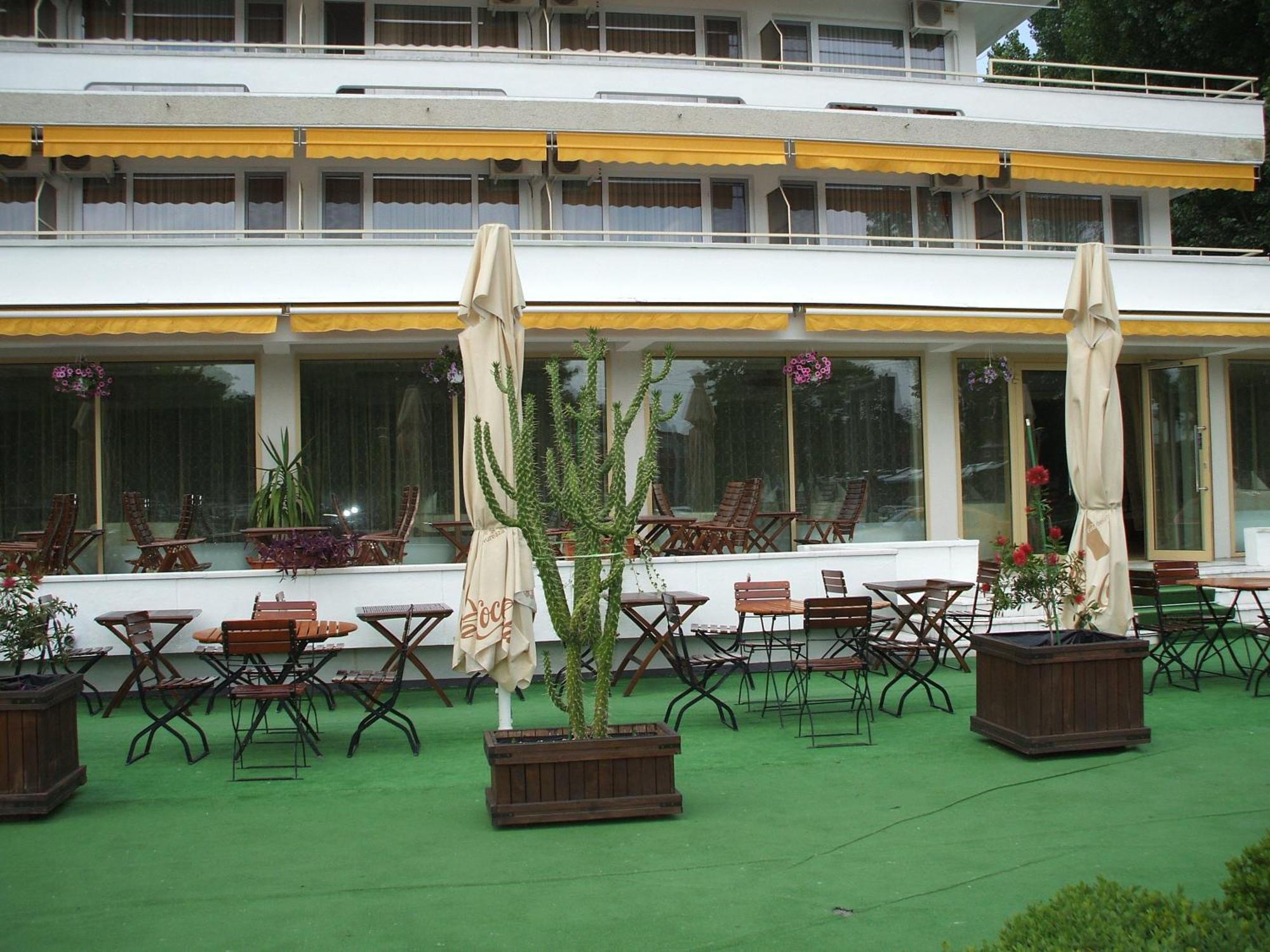 Hotel Condor Мамая Екстер'єр фото